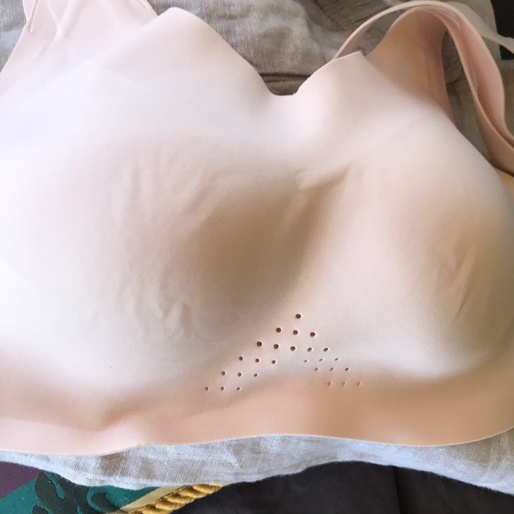 NWT Brook Dare sports run bra 34D Rosewater